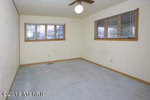 402 S Hooker, Three Rivers, MI 49093 photo 11