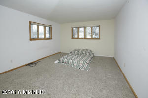 402 S Hooker, Three Rivers, MI 49093 photo 9