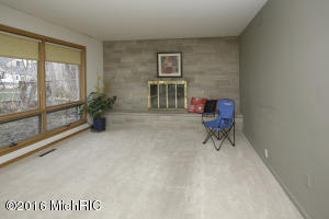 402 S Hooker, Three Rivers, MI 49093 photo 3