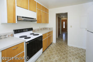 1029 Parchmount, Parchment, MI 49004 photo 7