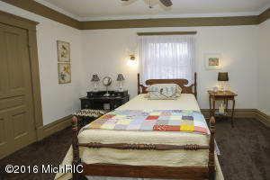 332 N Eagle St, Marshall, MI 49068 photo 17