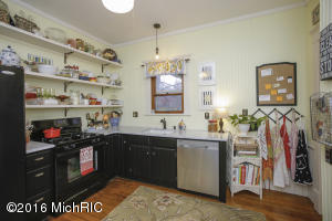 332 N Eagle St, Marshall, MI 49068 photo 6