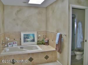 19465 Golfview Dr, Big Rapids, MI 49307 photo 12