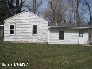 2883 E Riverside Dr, Ionia, MI 48846 photo 1