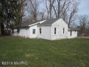 2883 E Riverside Dr, Ionia, MI 48846 photo 3