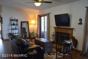 5331 Nadeau Dr, Pullman, MI 49450 photo 2