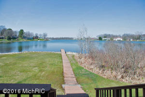359 S Fork Dr, Plainwell, MI 49080 photo 3