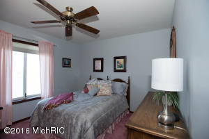 359 S Fork Dr, Plainwell, MI 49080 photo 24