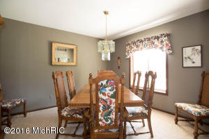 359 S Fork Dr, Plainwell, MI 49080 photo 17