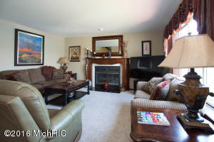 359 S Fork Dr, Plainwell, MI 49080 photo 16