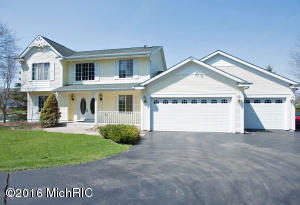 359 S Fork Dr, Plainwell, MI 49080 photo 1