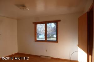 519 E Lewis St, Whitehall, MI 49461 photo 12