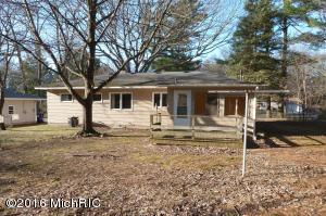 519 E Lewis St, Whitehall, MI 49461 photo 2