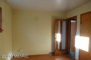 519 E Lewis St, Whitehall, MI 49461 photo 14