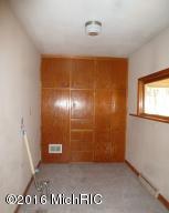 519 E Lewis St, Whitehall, MI 49461 photo 5