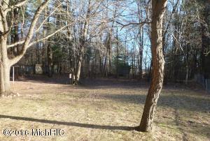 519 E Lewis St, Whitehall, MI 49461 photo 4