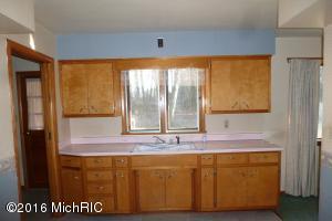 519 E Lewis St, Whitehall, MI 49461 photo 8