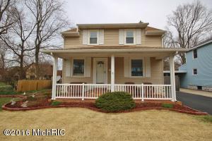 410 E Hoffman St, Three Rivers, MI 49093 photo 1