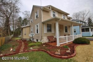 410 E Hoffman St, Three Rivers, MI 49093 photo 2