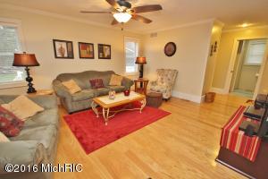 410 E Hoffman St, Three Rivers, MI 49093 photo 22