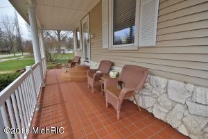 410 E Hoffman St, Three Rivers, MI 49093 photo 5