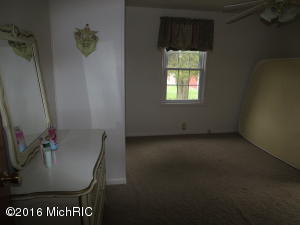 1337 103rd Ave, Plainwell, MI 49080 photo 3