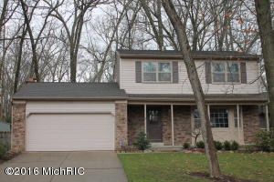 3055 Howlett Dr SE, Ada, MI 49301 photo 1
