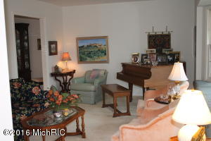 3055 Howlett Dr SE, Ada, MI 49301 photo 2