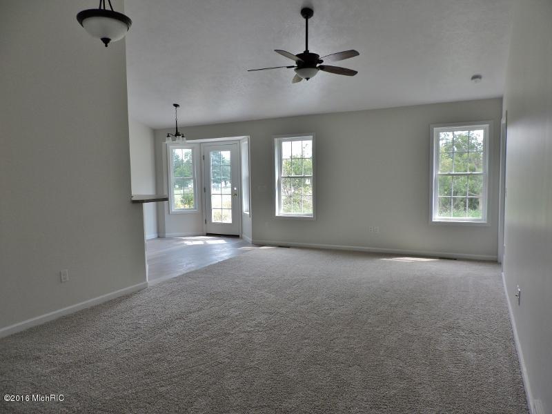 309 Brookside Ct, Big Rapids, MI 49307 photo 5