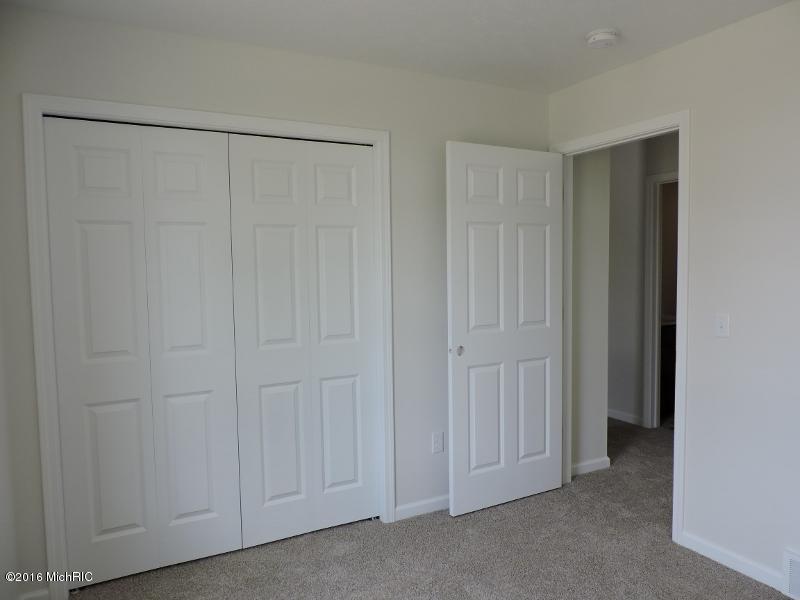 309 Brookside Ct, Big Rapids, MI 49307 photo 17