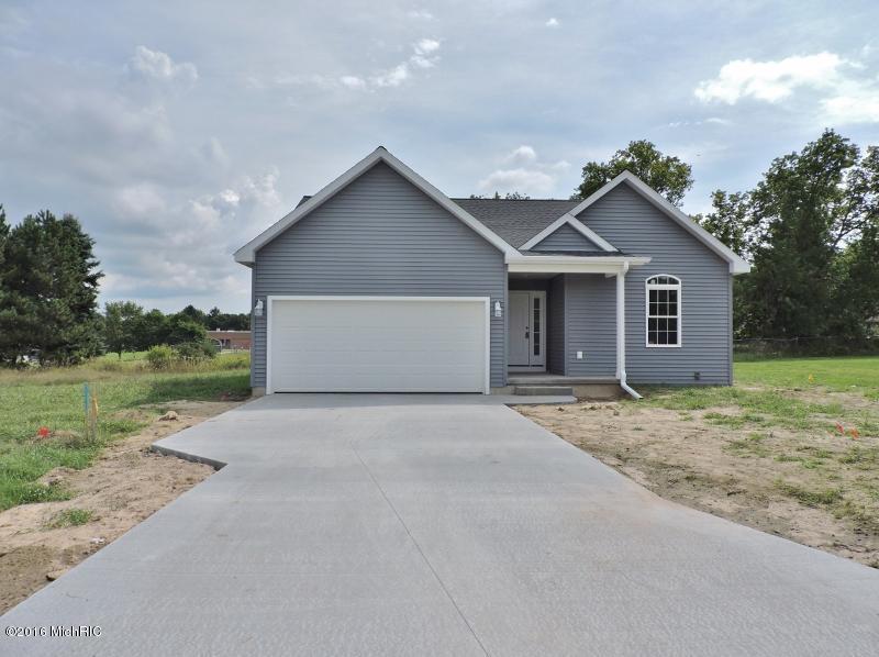 309 Brookside Ct, Big Rapids, MI 49307 photo 2
