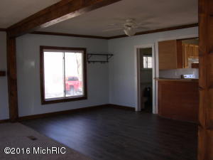 623 E State St, Colon, MI 49040 photo 6