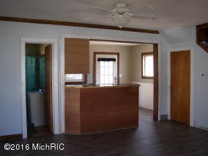 623 E State St, Colon, MI 49040 photo 5