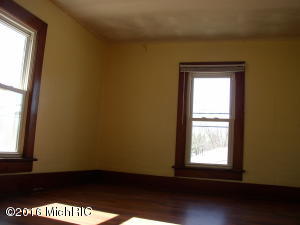 623 E State St, Colon, MI 49040 photo 11