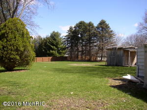 623 E State St, Colon, MI 49040 photo 4