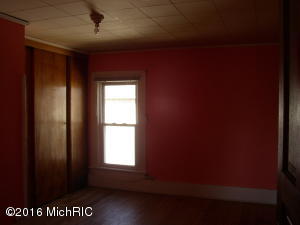 623 E State St, Colon, MI 49040 photo 9
