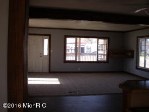 623 E State St, Colon, MI 49040 photo 8