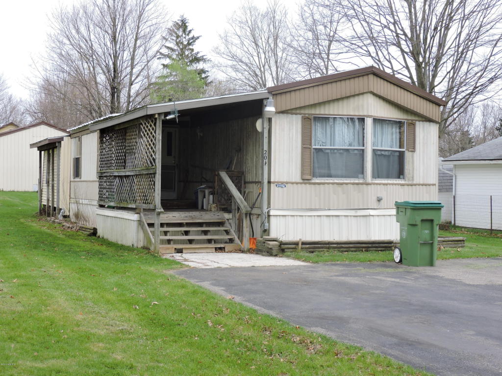 201 Third St, Colon, MI 49040 photo 3