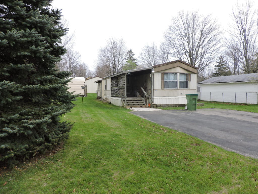 201 Third St, Colon, MI 49040 photo 2