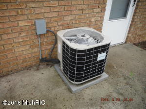 105 Sundown St, Springfield, MI 49037 photo 5