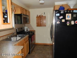 84 E Jefferson, Newaygo, MI 49337 photo 8