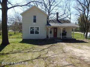 84 E Jefferson, Newaygo, MI 49337 photo 1