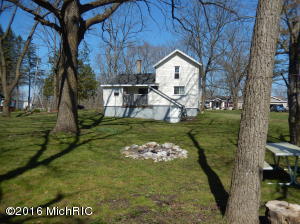 84 E Jefferson, Newaygo, MI 49337 photo 4