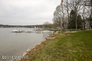 1118 E Gull Lake Dr, Augusta, MI 49012 photo 3