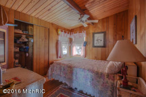 5437 N Ridge Rd, Pentwater, MI 49449 photo 6
