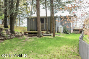 5437 N Ridge Rd, Pentwater, MI 49449 photo 2