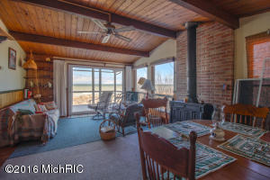 5437 N Ridge Rd, Pentwater, MI 49449 photo 3