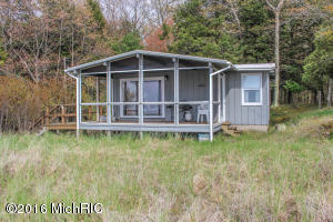 5437 N Ridge Rd, Pentwater, MI 49449 photo 1