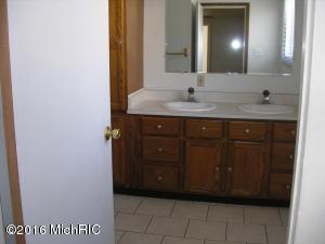 440 Canaris St, Constantine, MI 49042 photo 9