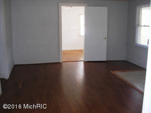 440 Canaris St, Constantine, MI 49042 photo 6